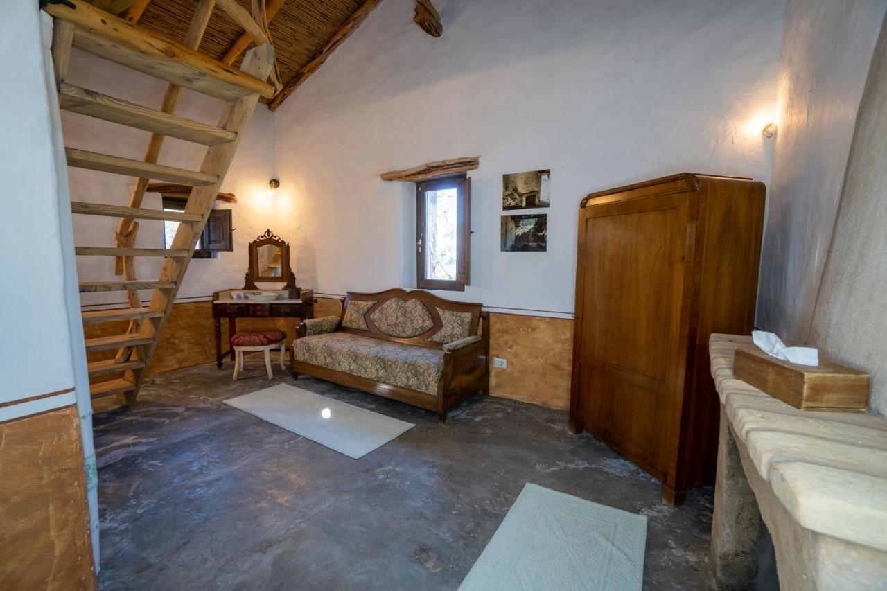 Le Case Di Mara - Appartamenti Tipici "Stazzo Giovannareddu" Porto San Paolo  Zewnętrze zdjęcie